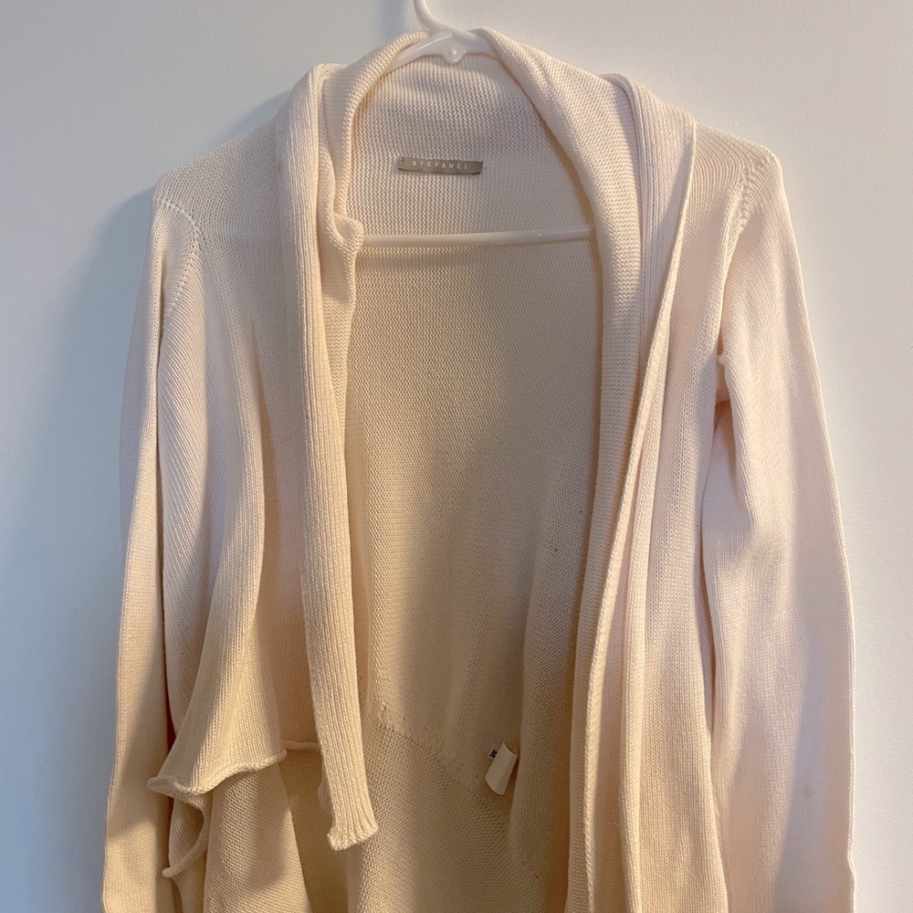 White cardigan/jacket